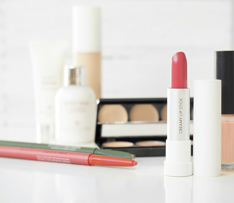 Shop Makeup in Harties